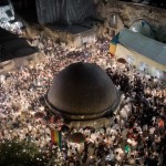 Michele Borzoni, Gerusalemme, Israele. Celebrazioni del Sacro Fuoco nella sezione etiope del Santo Sepolcro, 2012